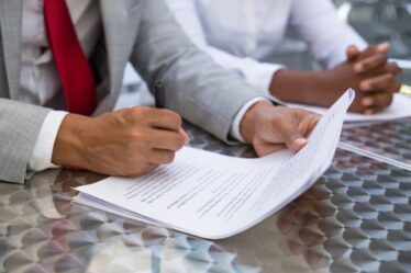 Como encontrar um tradutor juramentado confiável