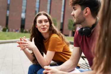 Gírias em inglês usadas no Brasil: o que elas significam?