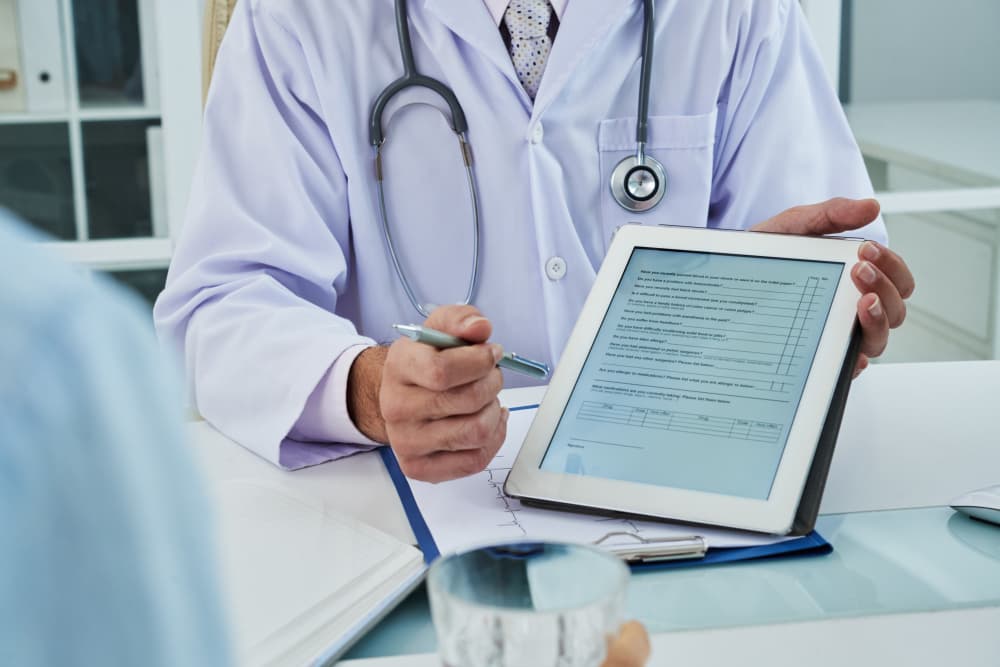 Tradução médica: entenda como funciona e por que a precisão é vital na área da saúde