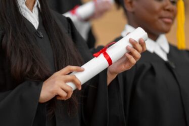 Tradução juramentada de diploma: quando é obrigatória?