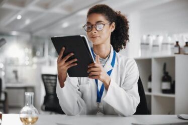 Como traduzir um artigo científico com termos técnicos