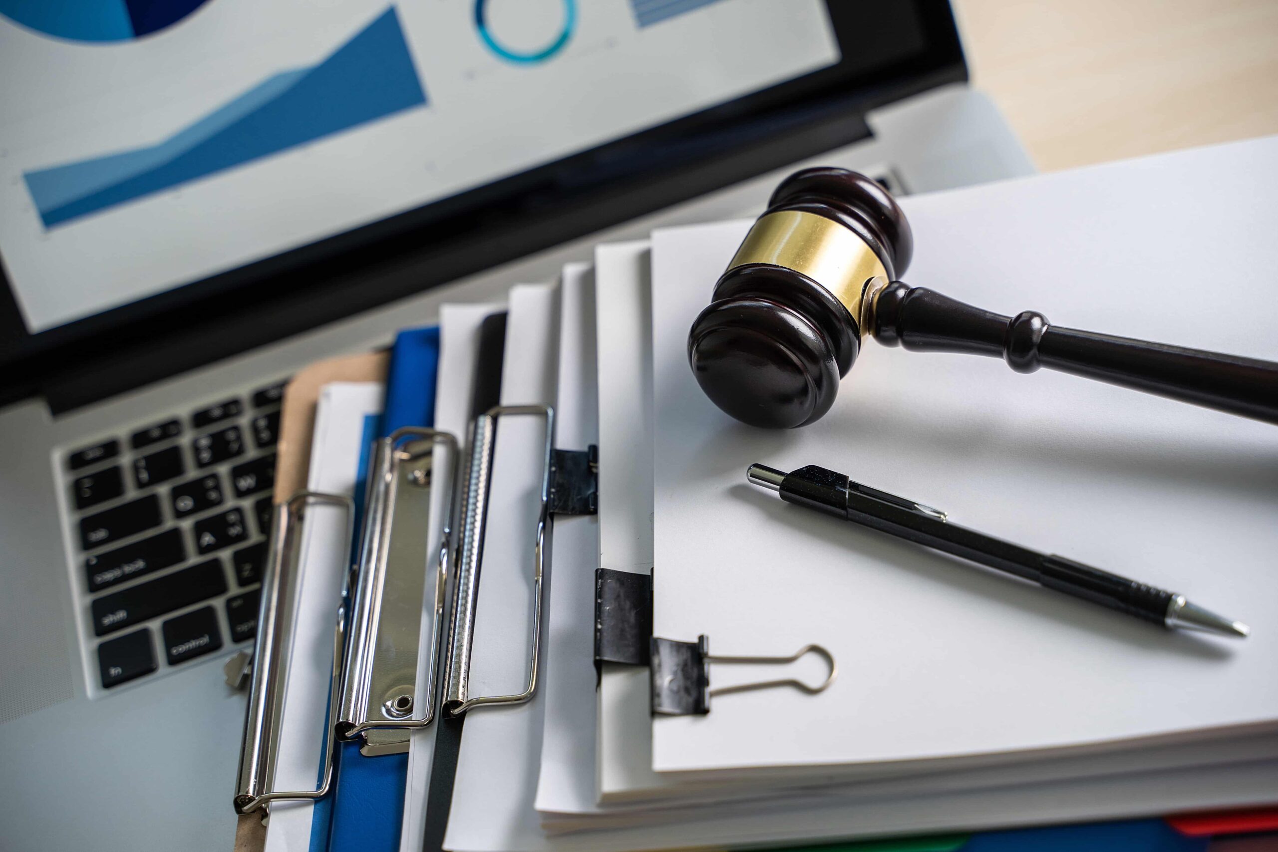 Documentos legais e tradução jurídica: guia essencial para empresas