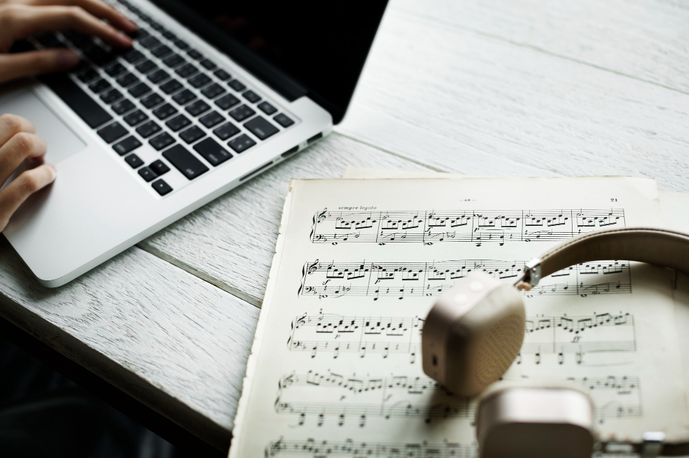 Como fazer tradução de músicas sem perder o sentido real