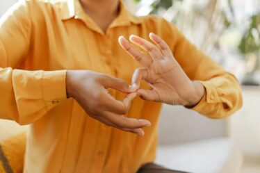 Onde encontrar um tradutor de Libras profissional?