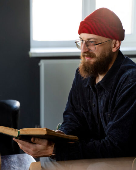 Tradução simultânea em hebraico