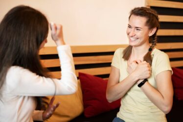 Tradutor e intérprete de libras em São Paulo: contrate já