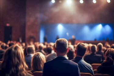 5 erros ao contratar um tradutor para evento